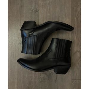 UO Tina Western Boot-Black Noir